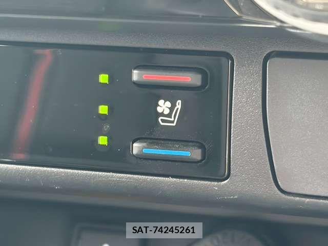 Toyota RAV4 PHV 2021-06 7502575-9