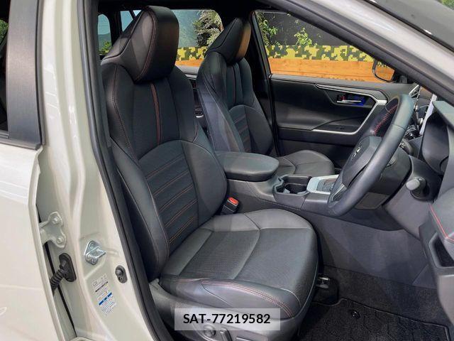 Toyota RAV4 PHV 2021-04 7619536-10