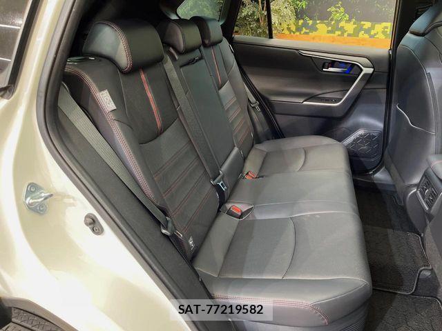 Toyota RAV4 PHV 2021-04 7619536-11