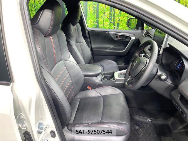 Toyota RAV4 PHV 2021-10 7788702-9