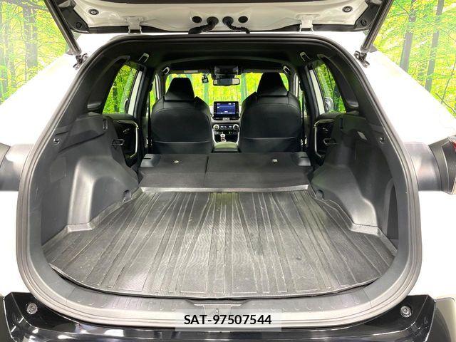 Toyota RAV4 PHV 2021-10 7788702-11