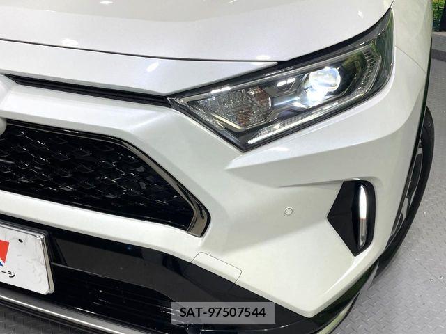 Toyota RAV4 PHV 2021-10 7788702-13
