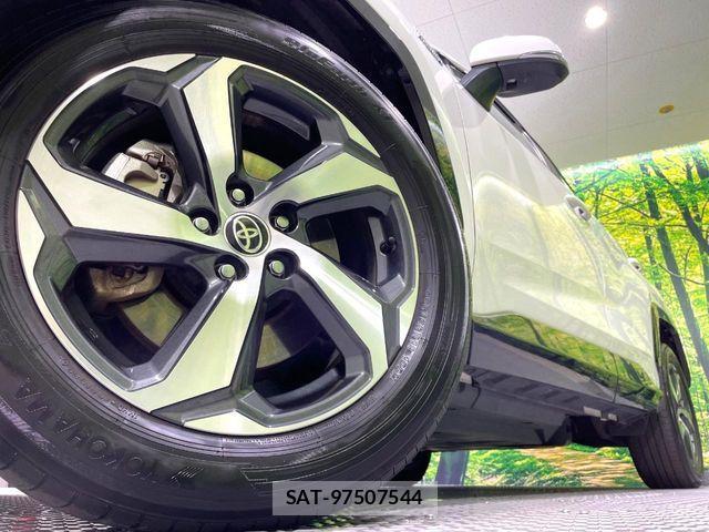 Toyota RAV4 PHV 2021-10 7788702-14