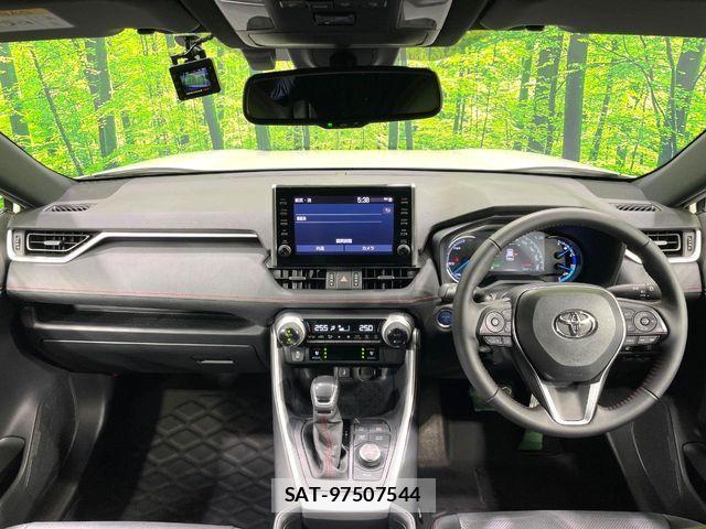 Toyota RAV4 PHV 2021-10 7788702-1