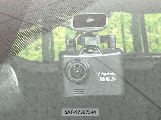 Toyota RAV4 PHV 2021-10 7788702-4