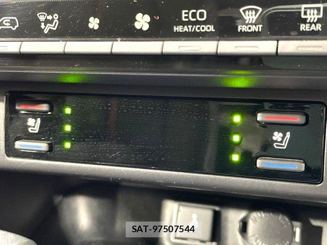 Toyota RAV4 PHV 2021-10 7788702-7