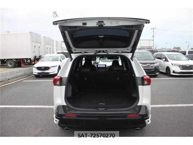 Toyota RAV4 PHV 2023-02 7903305-28