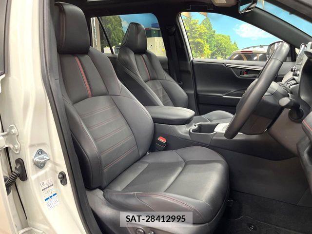 Toyota RAV4 PHV 2022-04 7980828-8