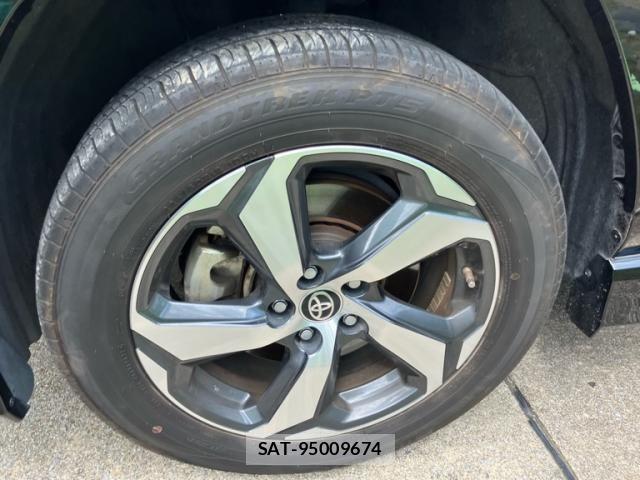 Toyota RAV4 PHV 2020-10 8037901-9