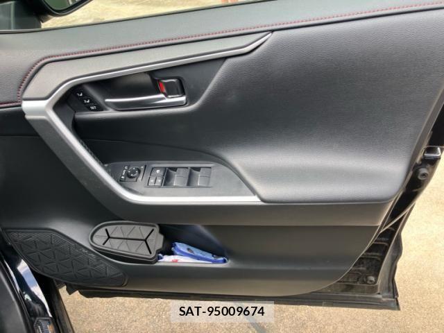 Toyota RAV4 PHV 2020-10 8037901-12