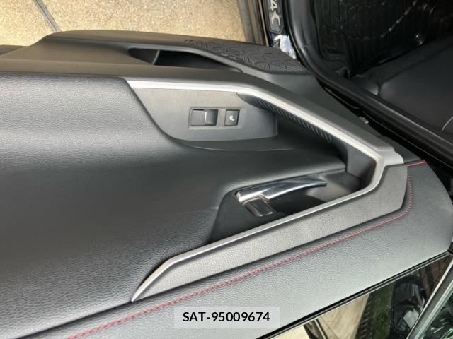 Toyota RAV4 PHV 2020-10 8037901-13