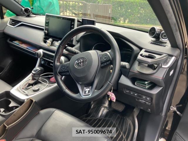 Toyota RAV4 PHV 2020-10 8037901-14