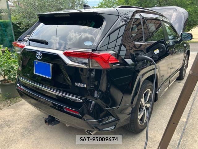 Toyota RAV4 PHV 2020-10 8037901-4