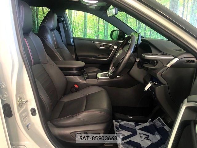 Toyota RAV4 PHV 2023-05 8101559-10