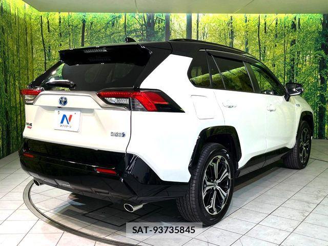 Toyota RAV4 PHV 2021-09 8101560-16