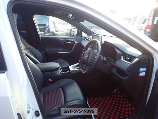 Toyota RAV4 PHV 2021-10 8101563-12