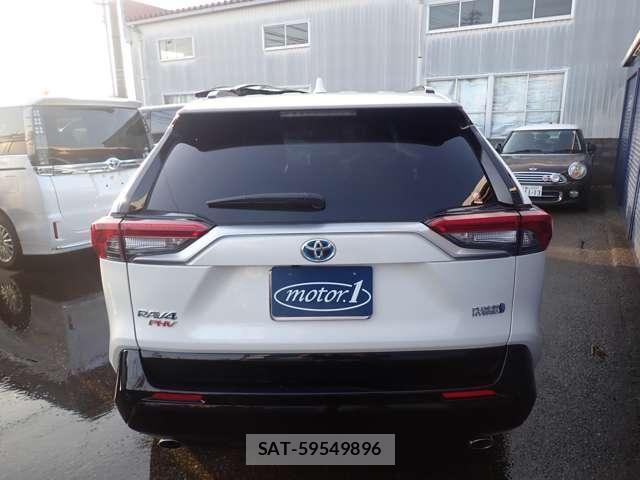 Toyota RAV4 PHV 2021-10 8101563-6