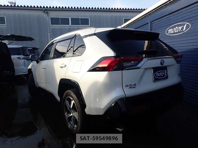 Toyota RAV4 PHV 2021-10 8101563-7