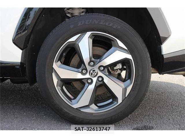 Toyota RAV4 PHV 2021-04 8209850-12