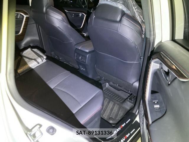 Toyota RAV4 PHV 2022-04 8337634-12