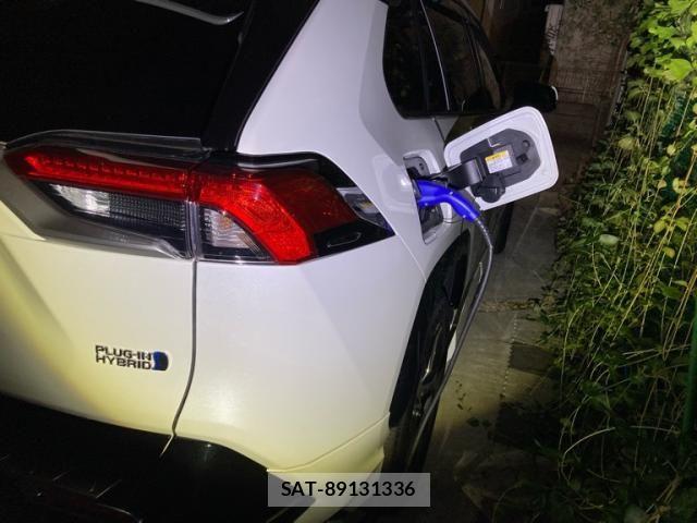 Toyota RAV4 PHV 2022-04 8337634-7