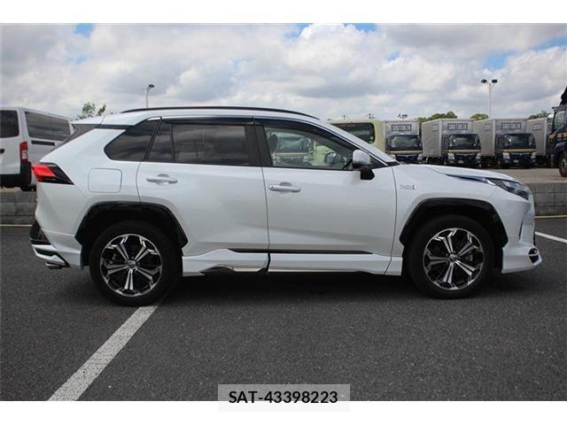 Toyota RAV4 PHV 2023-02 8355482-16