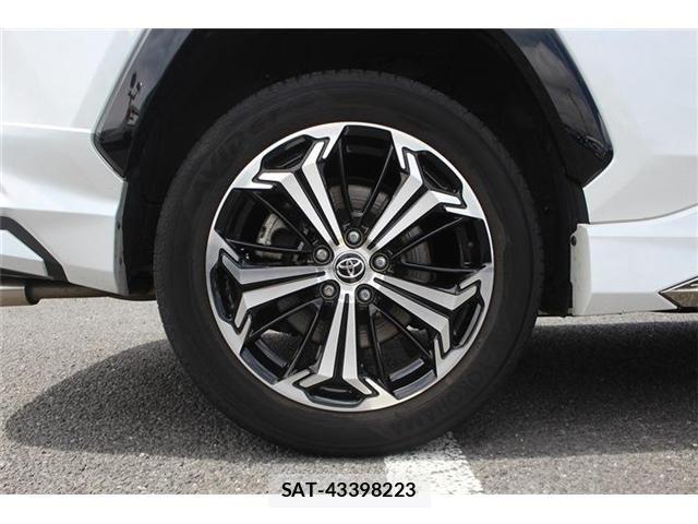 Toyota RAV4 PHV 2023-02 8355482-20