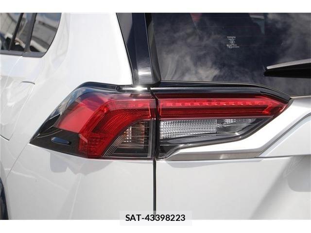 Toyota RAV4 PHV 2023-02 8355482-27