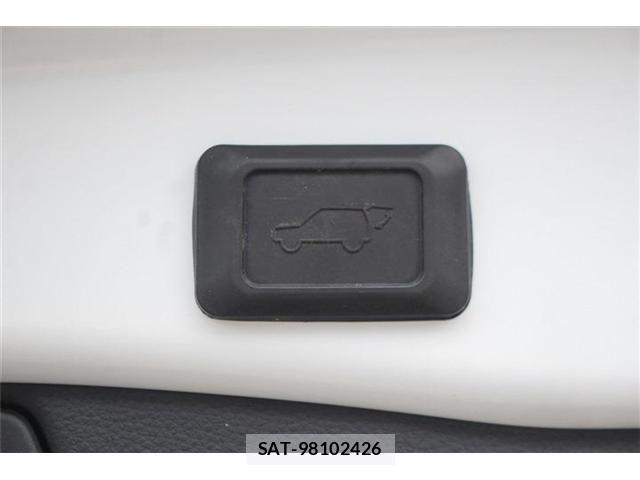 Toyota RAV4 PHV 2023-02 8355481-3