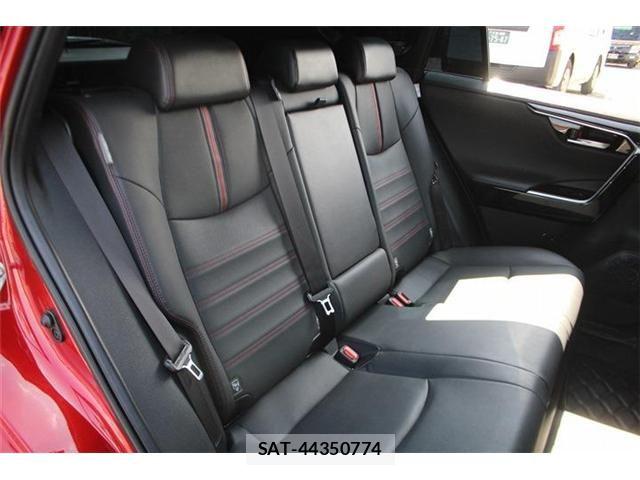 Toyota RAV4 PHV 2023-03 8368329-22