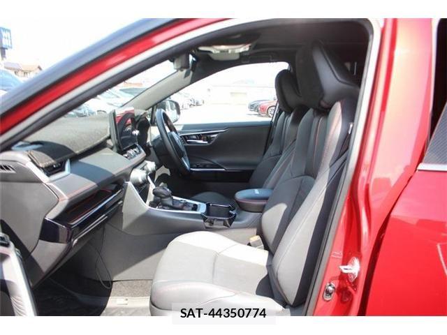 Toyota RAV4 PHV 2023-03 8368329-24