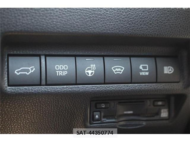 Toyota RAV4 PHV 2023-03 8368329-5