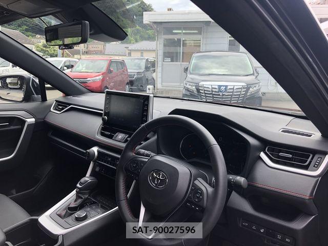 Toyota RAV4 PHV 2022-03 8372115-16