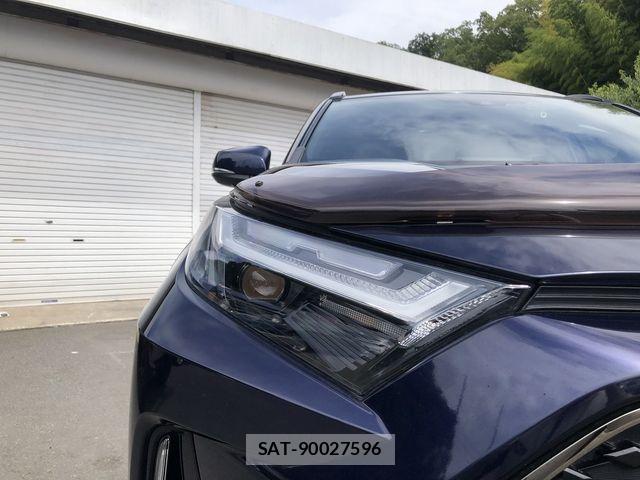 Toyota RAV4 PHV 2022-03 8372115-8