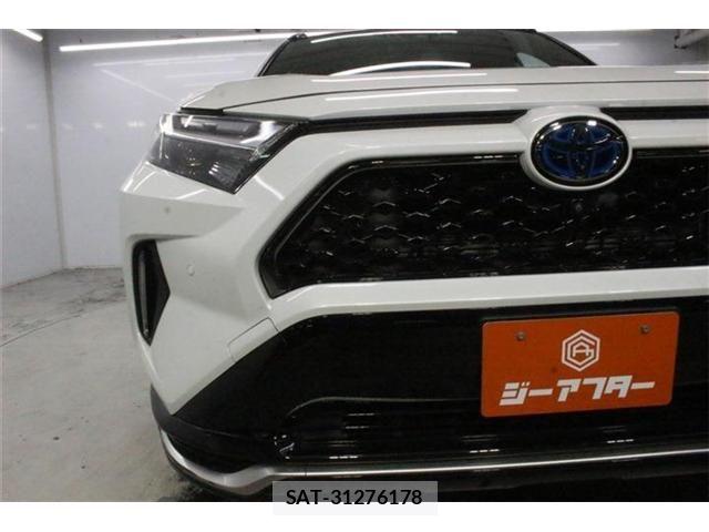 Toyota RAV4 PHV 2023-07 8410986-10