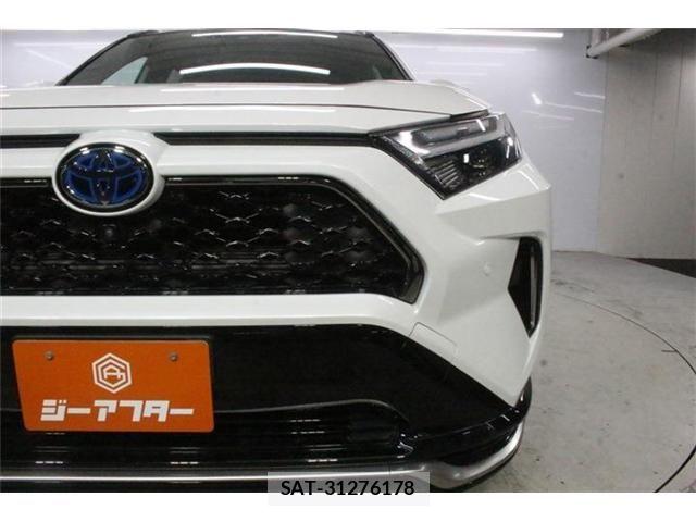 Toyota RAV4 PHV 2023-07 8410986-12