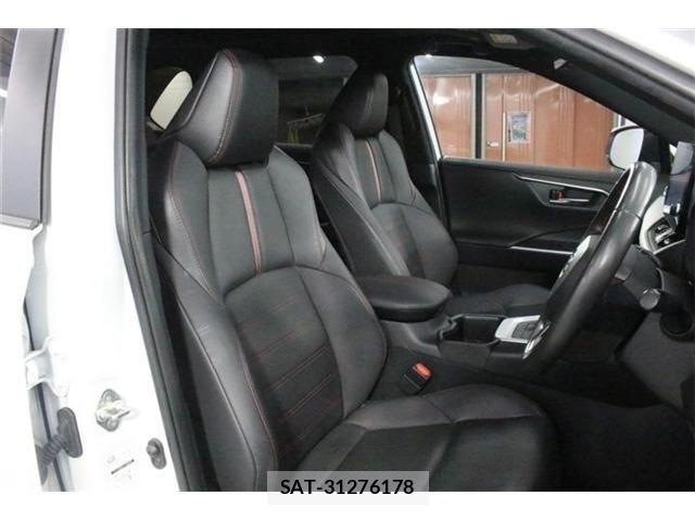 Toyota RAV4 PHV 2023-07 8410986-24