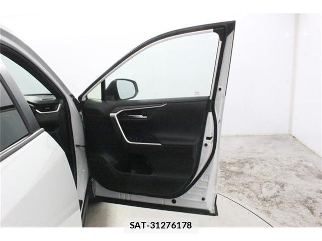 Toyota RAV4 PHV 2023-07 8410986-27