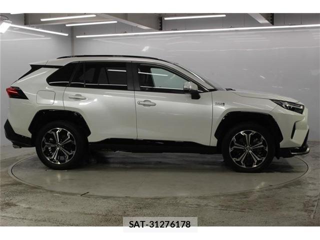 Toyota RAV4 PHV 2023-07 8410986-3