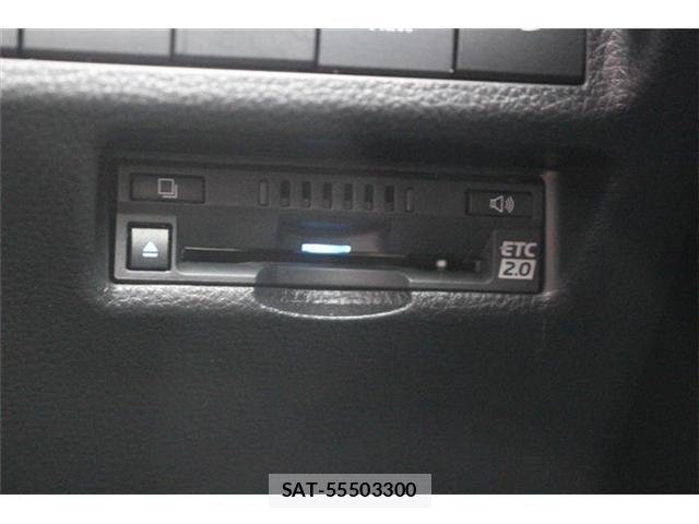 Toyota RAV4 PHV 2021-10 8414675-6