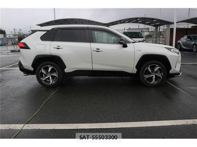 Toyota RAV4 PHV 2021-10 8414675-8