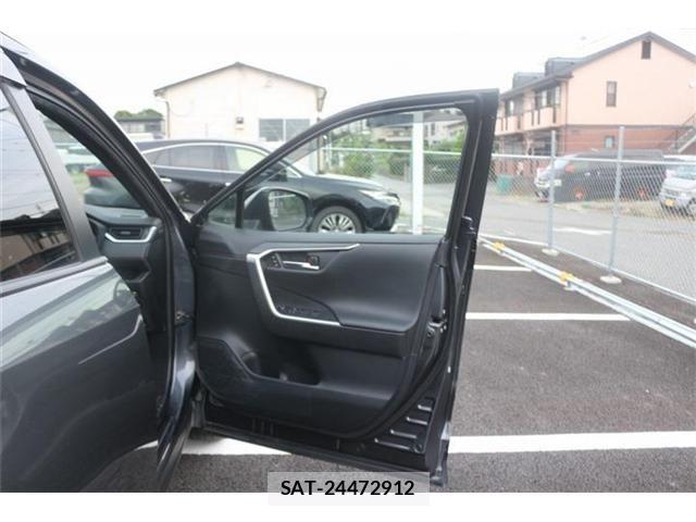 Toyota RAV4 PHV 2023-09 8438798-29