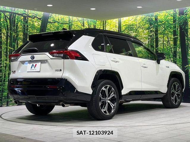 Toyota RAV4 PHV 2021-08 8526985-17
