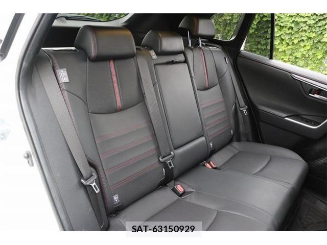 Toyota RAV4 PHV 2021-05 8661261-27