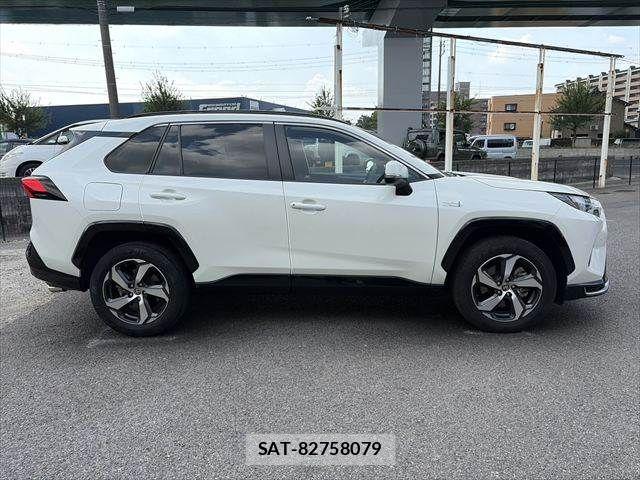 Toyota RAV4 PHV 2022-07 8745515-16