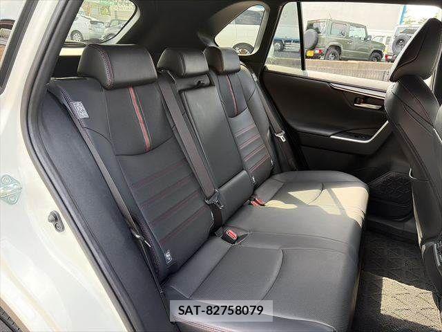 Toyota RAV4 PHV 2022-07 8745515-8
