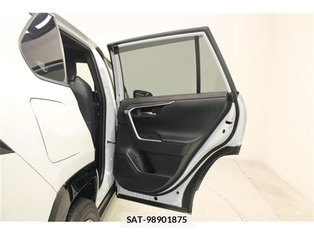 Toyota RAV4 PHV 2023-02 8745513-29