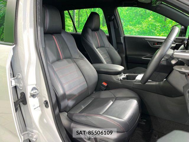 Toyota RAV4 PHV 2023-01 8781831-9