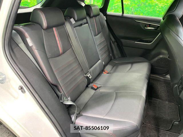 Toyota RAV4 PHV 2023-01 8781831-10