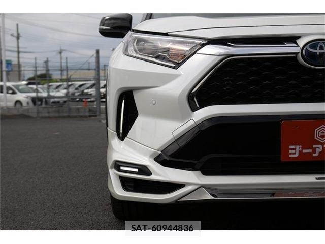 Toyota RAV4 PHV 2021-05 8831297-9